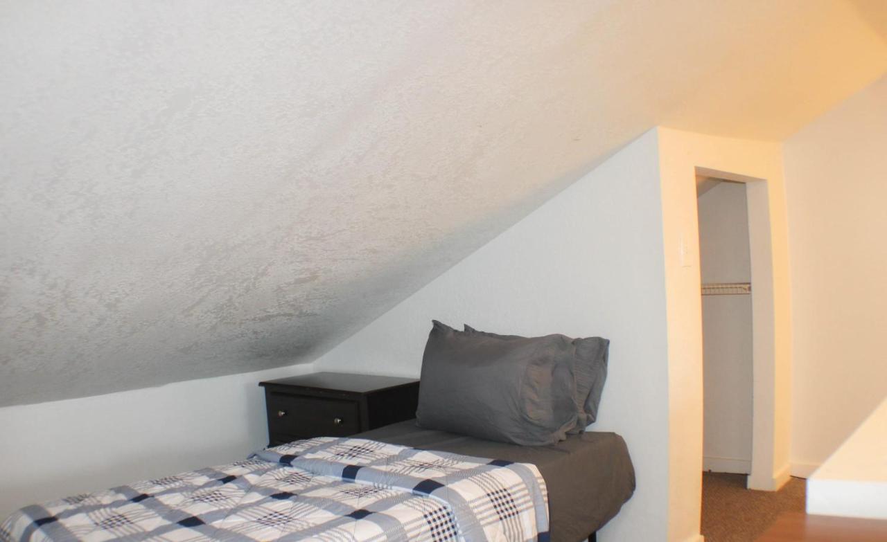 Urban Oasis - 3Br 2Ba - City View- Private Parking 피츠버그 외부 사진